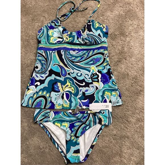 New. Trina Turk paisley swirl tankini set. Retails $168. Size 4 - Picture 5 of 7